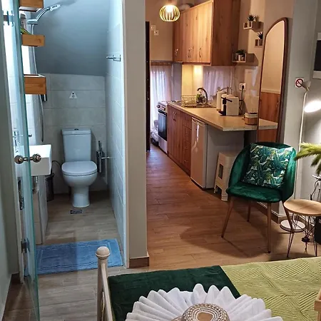 Appartement Petite With Patio At Garitsa!