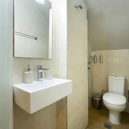 Petite With Patio At Garitsa! Appartement *