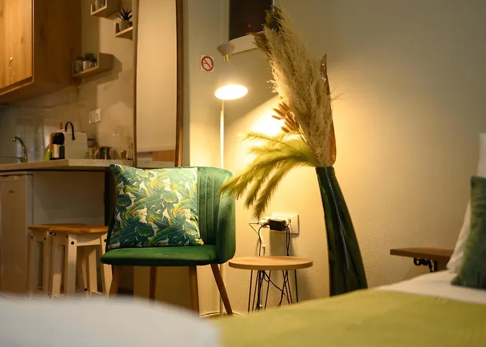 Petite With Patio At Garitsa! 公寓 *