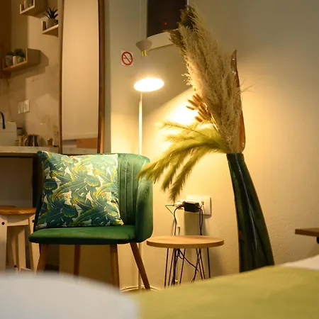Petite With Patio At Garitsa! Апартаменты *
