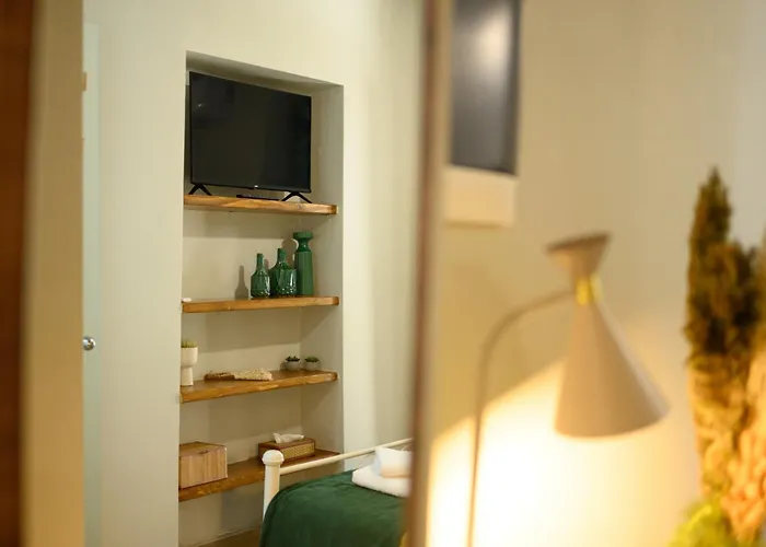 Petite With Patio At Garitsa! Апартаменты Corfu (city)